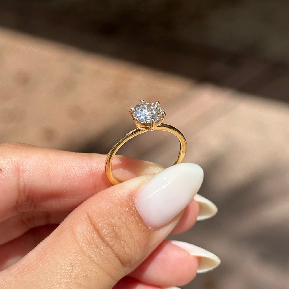 Elegant Gold Ring